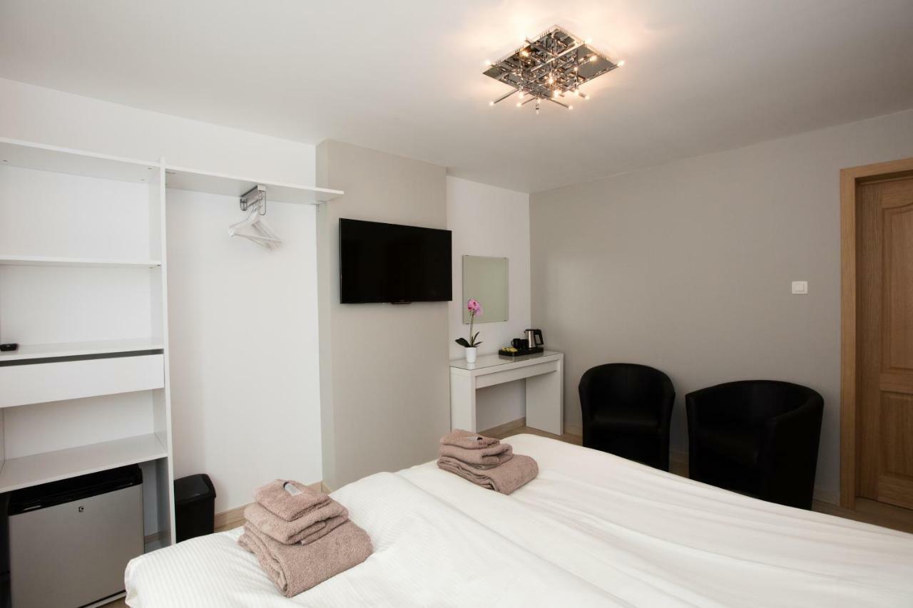Elysian Bed & Breakfast Ипер Екстериор снимка